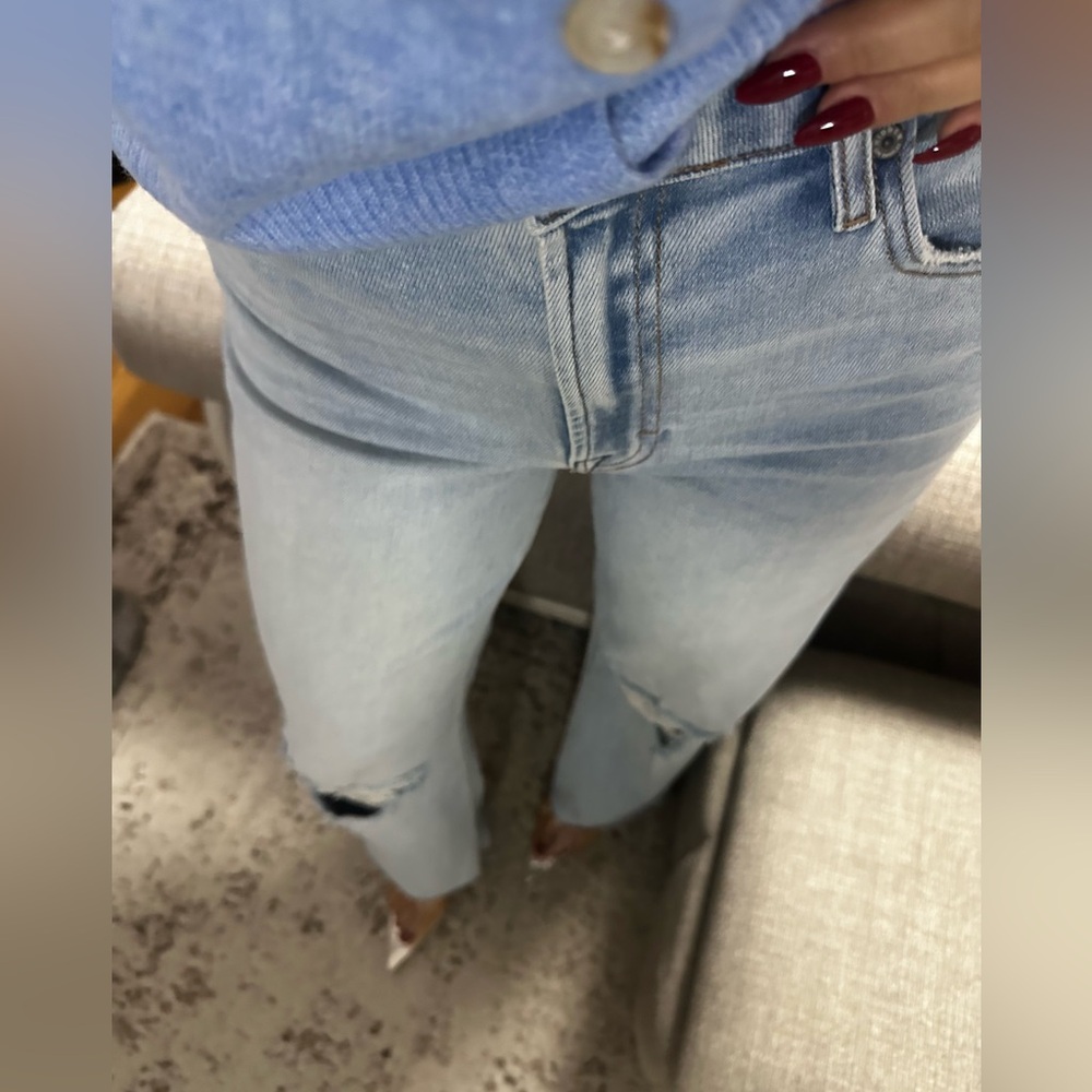 New🩷 Soft Light Wash High-Rise Wide Straight Jeans - Picture 3 of 11